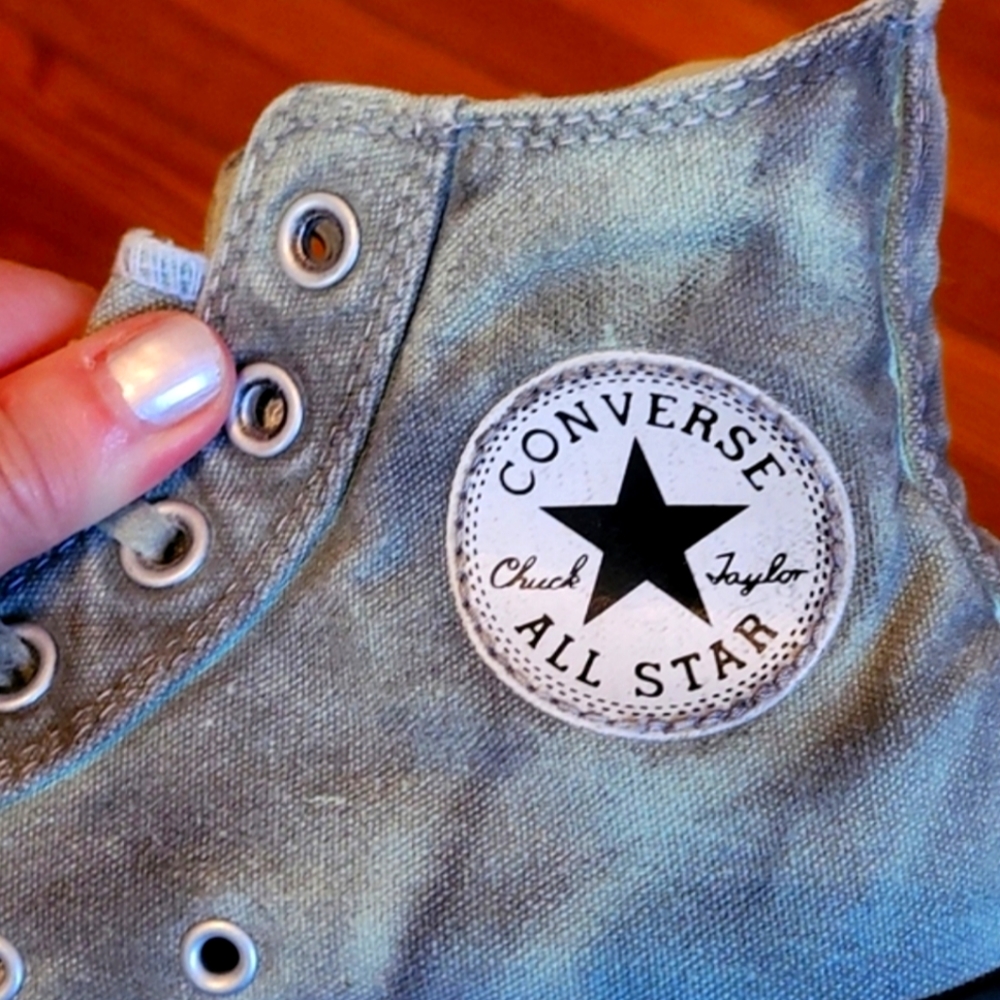 Converse High top Tennis shoes